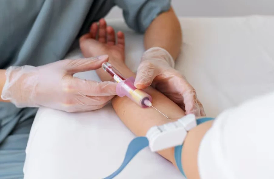 пациент на процедуре вывода из запоя